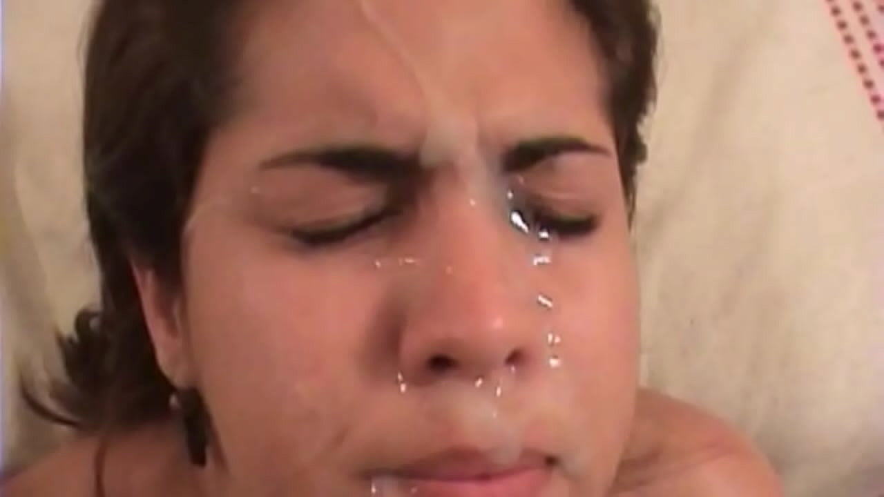 Lẹwa Latin brunette ni o ni inira ibalopo